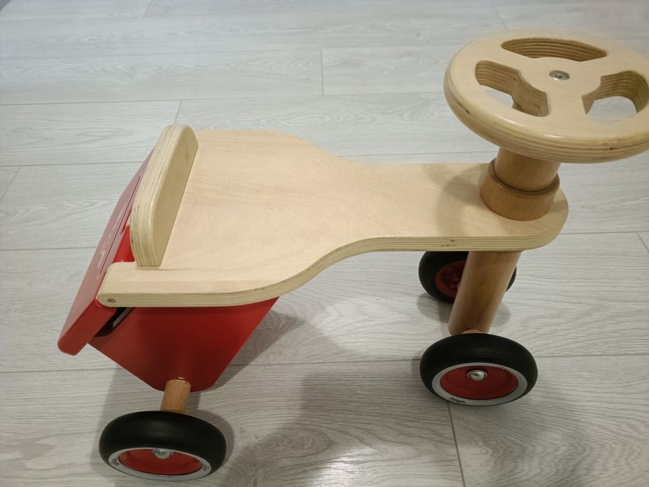 Vând Tricicleta din Lemn masiv Nouă.