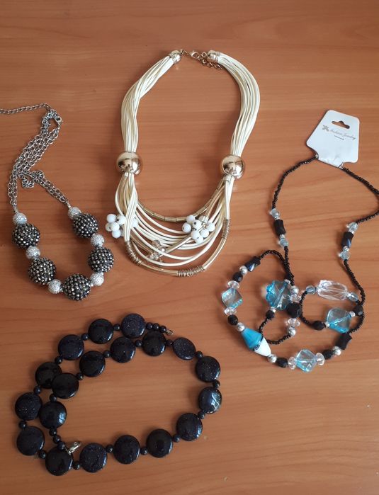 Продам новые колье, любое на выбор