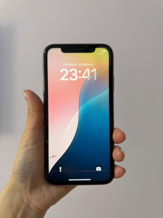 iPhone 11 смартфон