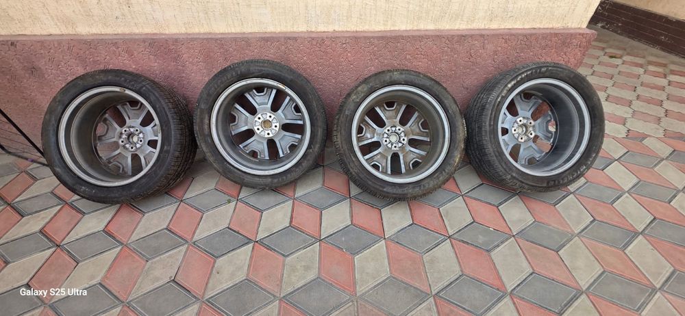 Продаётся диски Hyundai Palisade R20 + резина Michelin