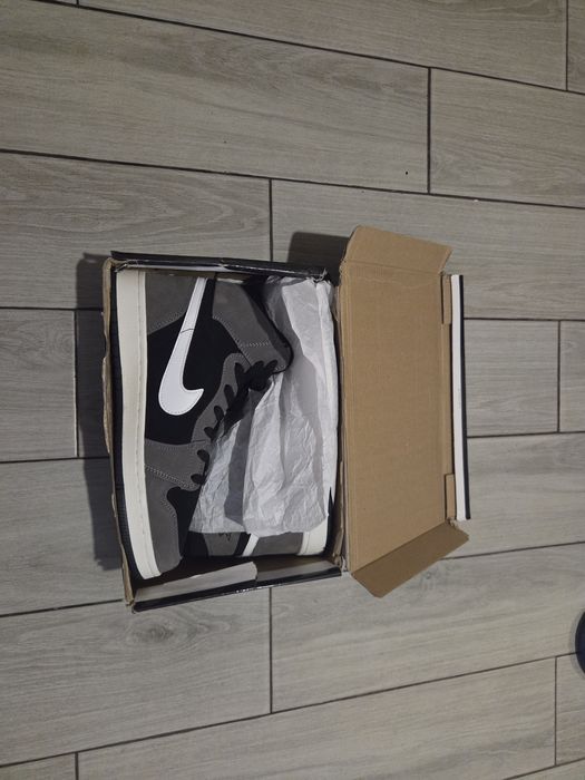 Продам кроссовки Nike
