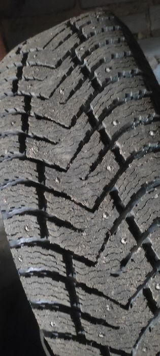 Зимние шины в идеальном состоянии.