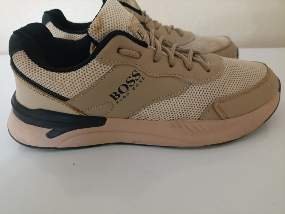 Продам кроссовки за 1000тг