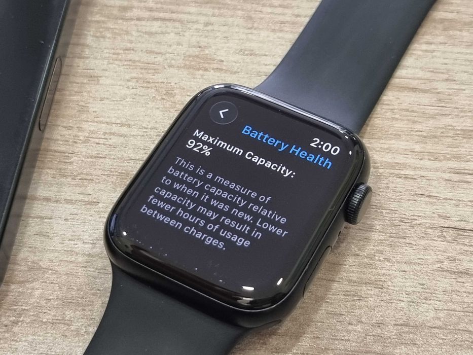 Apple watch SE 2 gen.  92% батерия