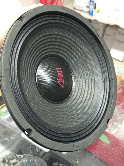 Vând difuzoare cu diametrul de 20cm 8inch