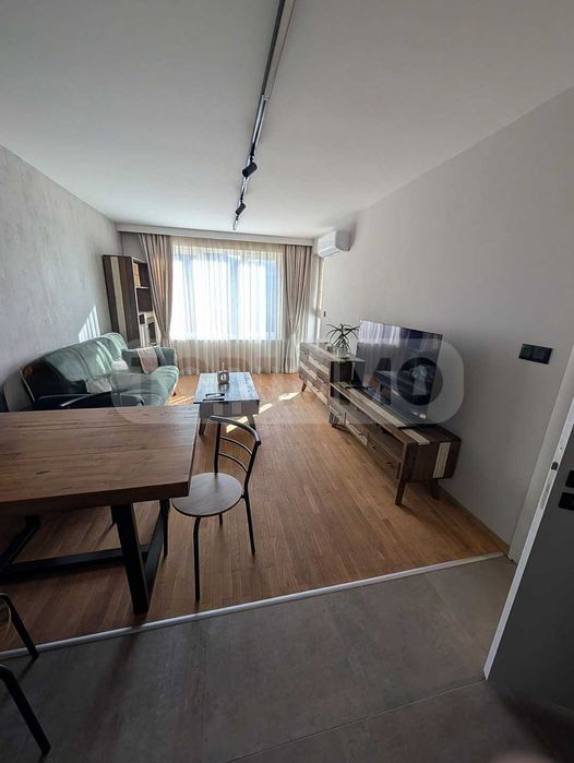 Дава се под наем Тристаен апартамент в Варна, Център - 75 кв.м за 1047.03 € - Снимка #2