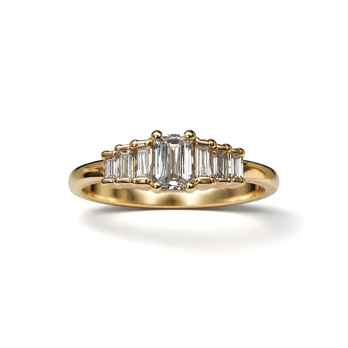 Пръстен с GIA сертифициран естествен диамант Emerald Cut 0.31 ct F VS1 и багетни диаманти 0.30 ct F VS, 14K (585) жълто злато, Общо 0.61 ct диаманти