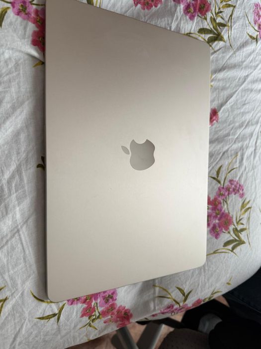 Macbook air 13/16/256