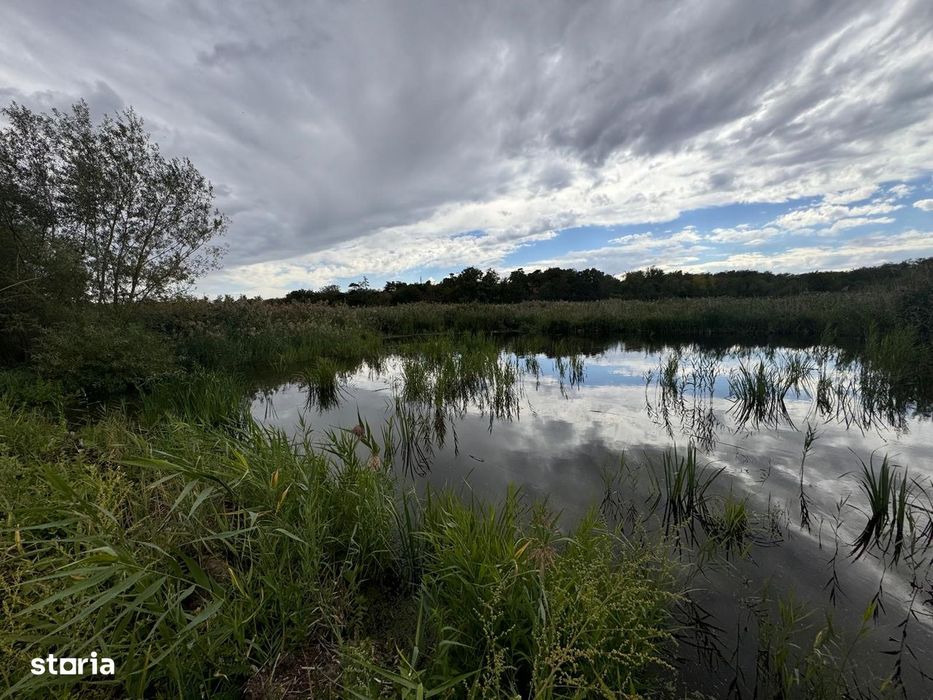Teren cu deschidere la lac str Orhideelor-conectare imediata la curent