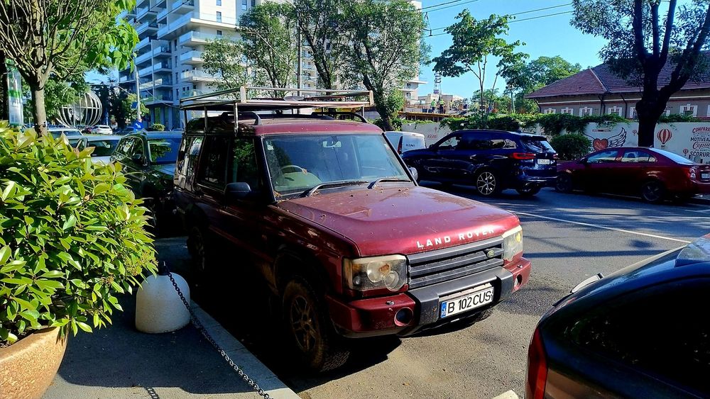 Vand mașina Land Rover Discovery