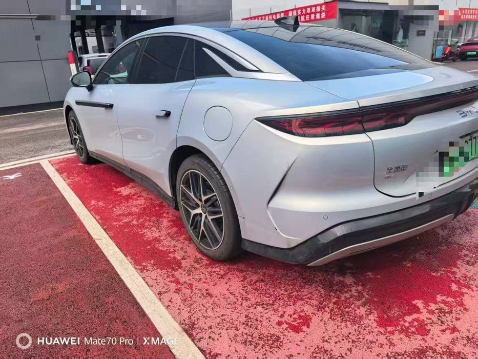 BYD HAN L 601 km, dual motor полный привод