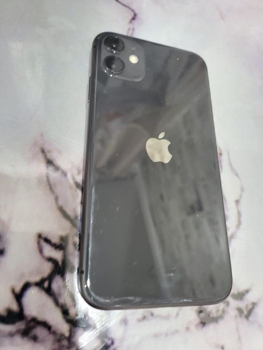 Продам айфон 11 64 гигов