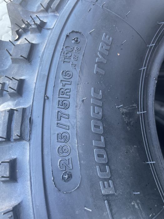 265 75 16 Equipe Trekker  Simex Off road (resapat)