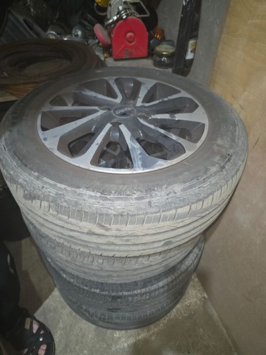 Продам диски с резиной KUMHO.