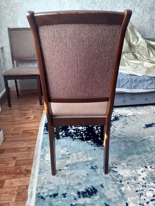 Стол для гостиной
