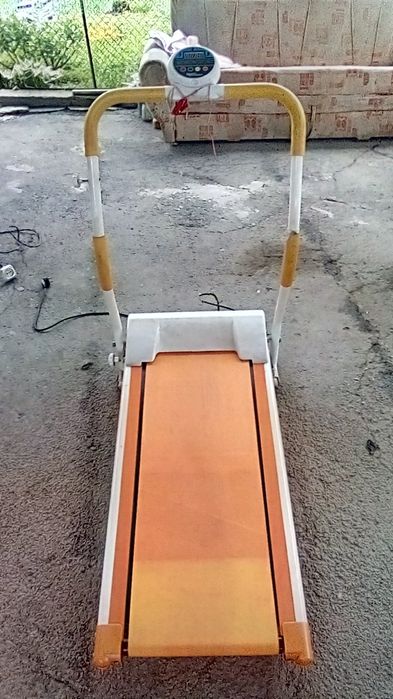 Продам беговую дорожку