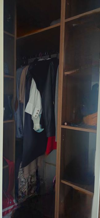 Шкаф угловой для спальни