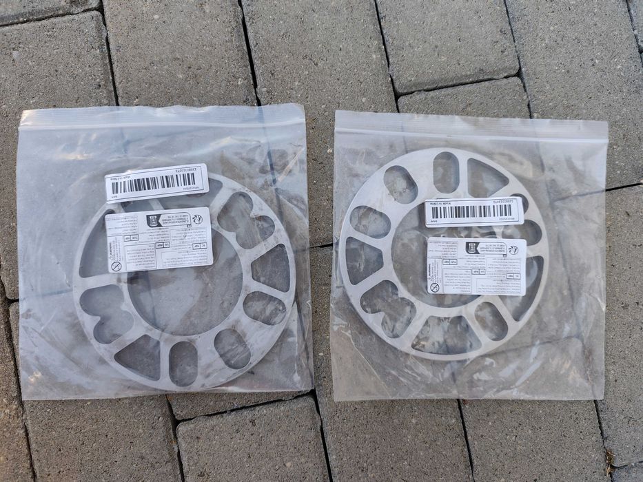 Distantiere universale de 8mm 2 buc noi! - 140 ron