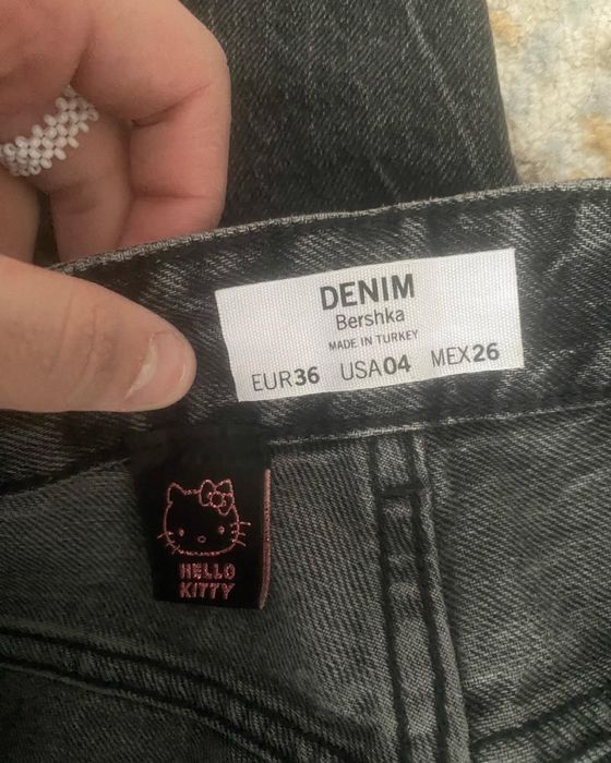 Продаю Джинсы HELLO KITTY! Bershka