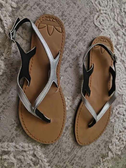 Сланцы Adidas размер 39-40
