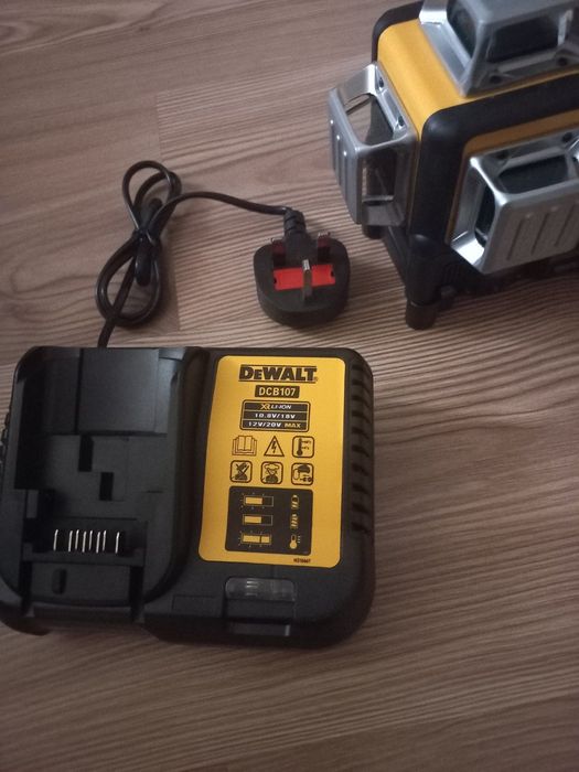 Лазер Dewalt модел DCE089D1G