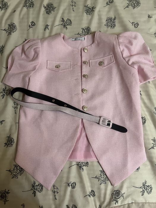 Блузка розовая с ремешком