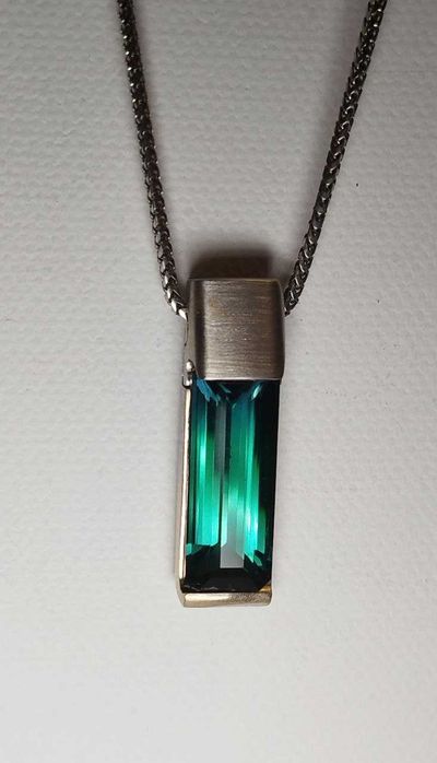 Изключително Колие с Афгански Индиколит Турмалин в 18К златен обков!