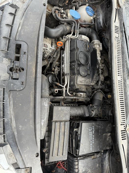 На части Vw Touran 1.9tdi автомат Dsg кожен салон 7 места