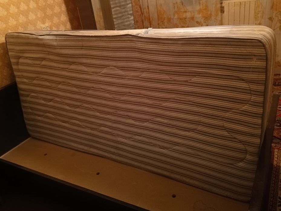 Продаются 2 матраса в хорошем состоянии.