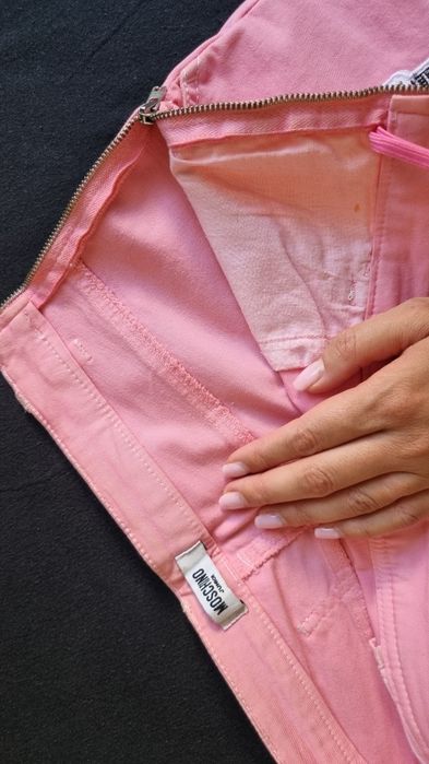 Pantaloni roz Moschino adolescenta