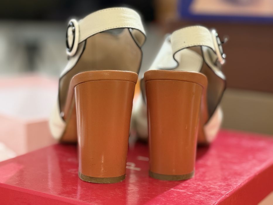 Sandale Epica aproape noi