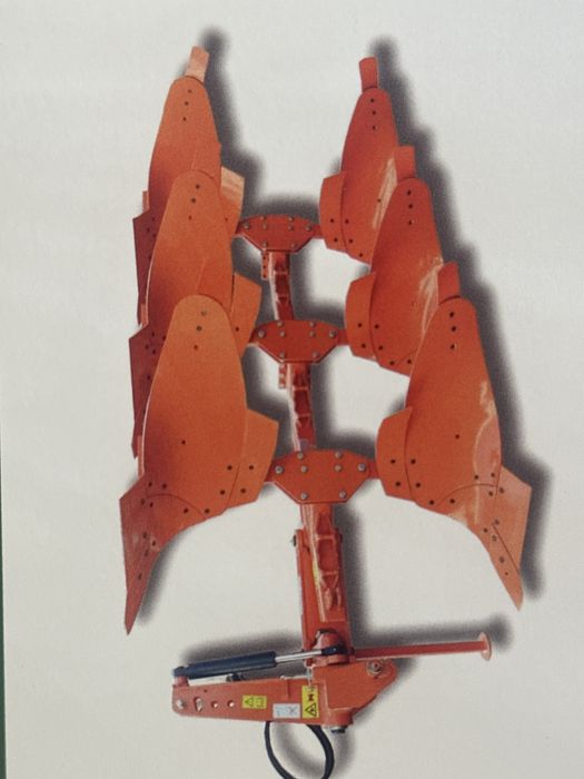 Плуг оборотный 3-х корпусный