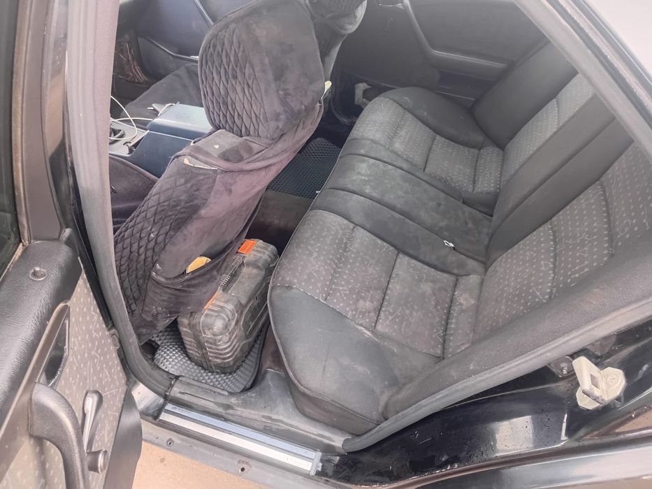 Продам мерседес с 180 1.8