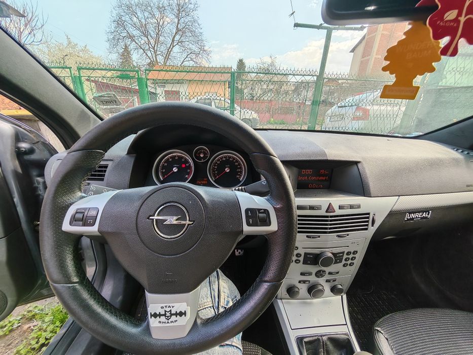 Opel Astra H GTC 1.6 Benzină – 2005 – ideal pentru piese sau recondiționare
