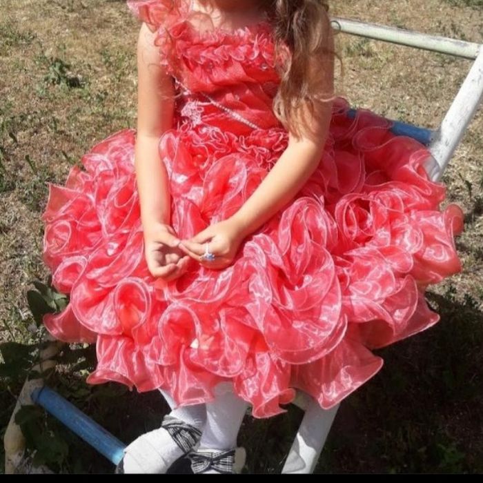 Красивое платье на девочку