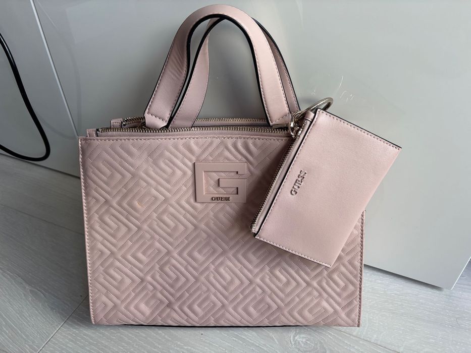 Чанта Guess цят пудра