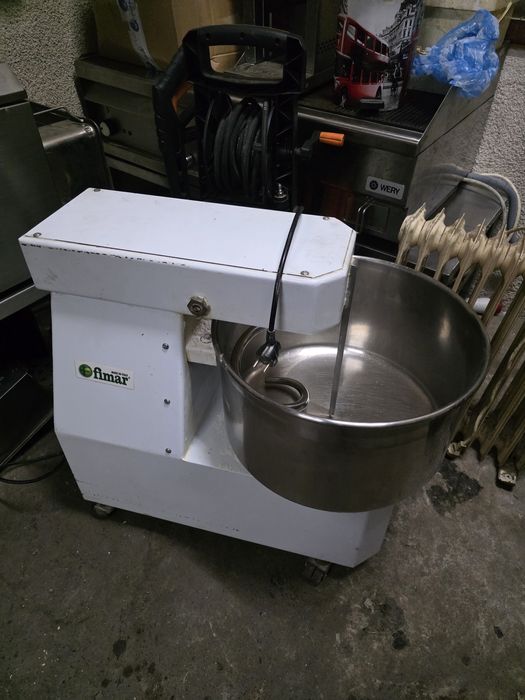 Италианска тестомесачка Fimar 42 литра