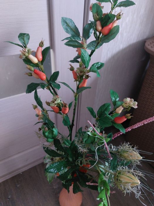 Ваза с декоративной композицией