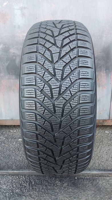 1брой  зимна гума 205/55/16 Yokohama Blue Earth 
8.16mm
Перфектно съст