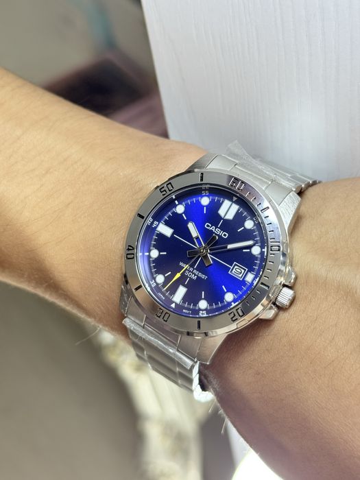 Часы Casio MTP-VD01D-2EVUDF оригинал  Срочно!!