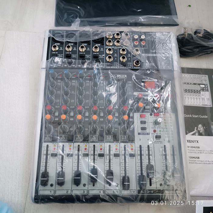 Микшерный пульт BEHRINGER Xenyx X1204USB