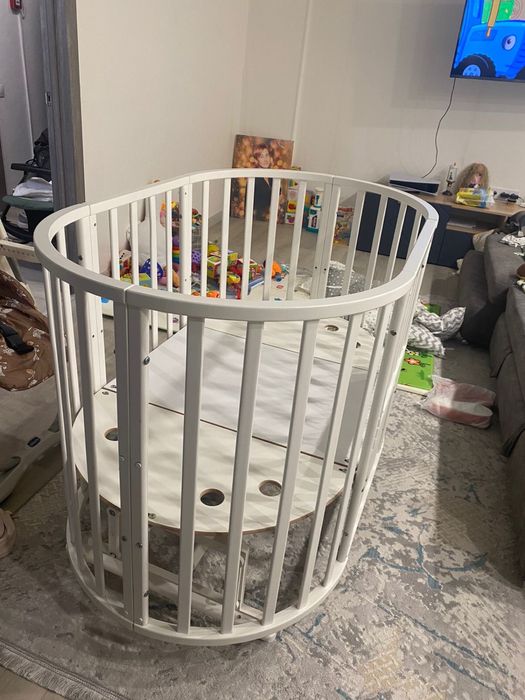 Продам  кроватку с 2 мя матрасами