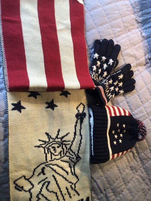 Шапка,шал и ръкавици -американското знаме