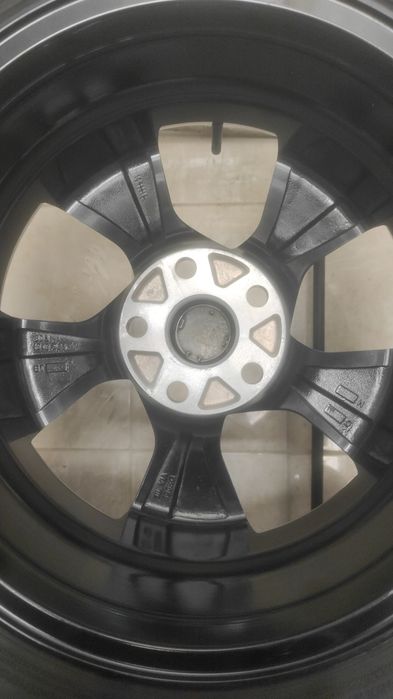 215/60R16 YOKOHAMA