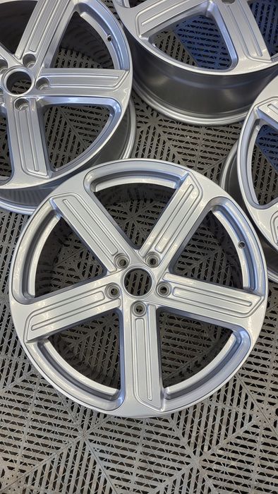Jante Volkswagen 19"5x112 8J ET45 Golf/Passat/Tiguan