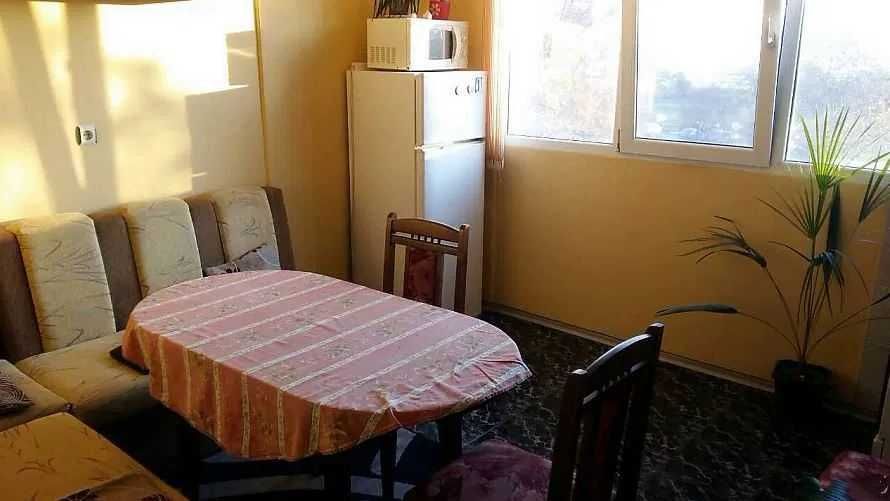 Дава се под наем Едностаен апартамент в Бургас, Изгрев - 46 кв.м за 280 € - Снимка #1