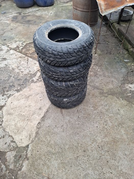 Vând cauciucuri de atv pe 10