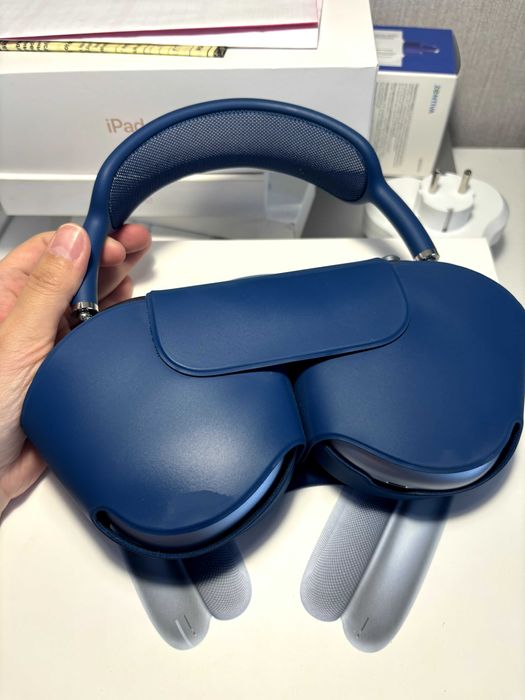 Продам AirPods Max