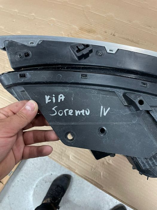 Десен фар за kia Sorento 4