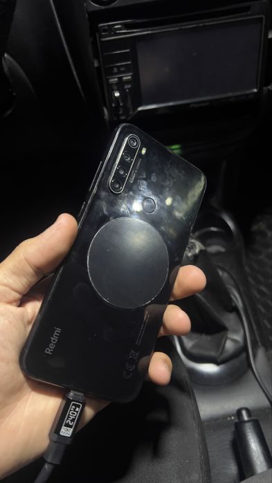 Redmi not 8 4\64 gb         Samsung A20  bor